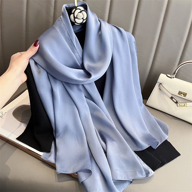 2024 marca de lujo primavera P - Scarf Silk Square reseña y precio